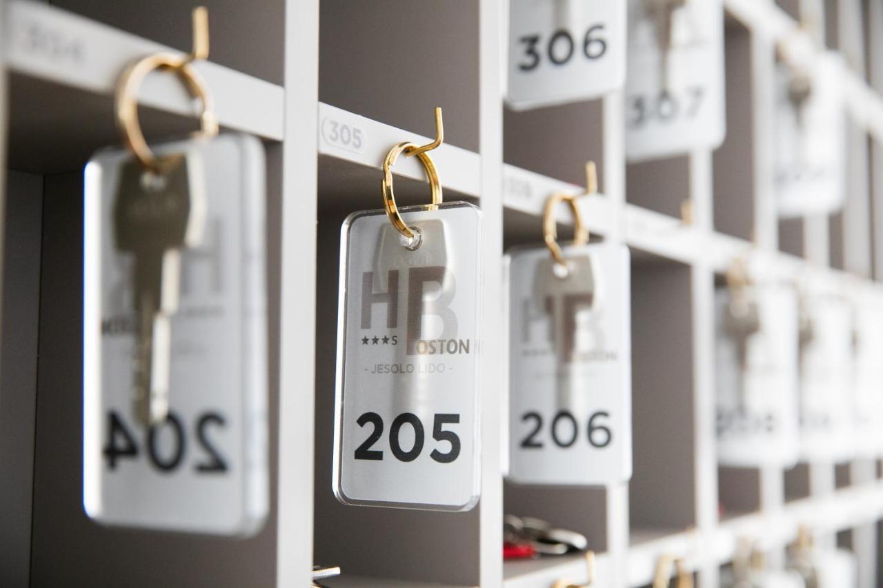לידו די ג'סולו Hotel Boston 3 Stelle Superior Frontemare מראה חיצוני תמונה