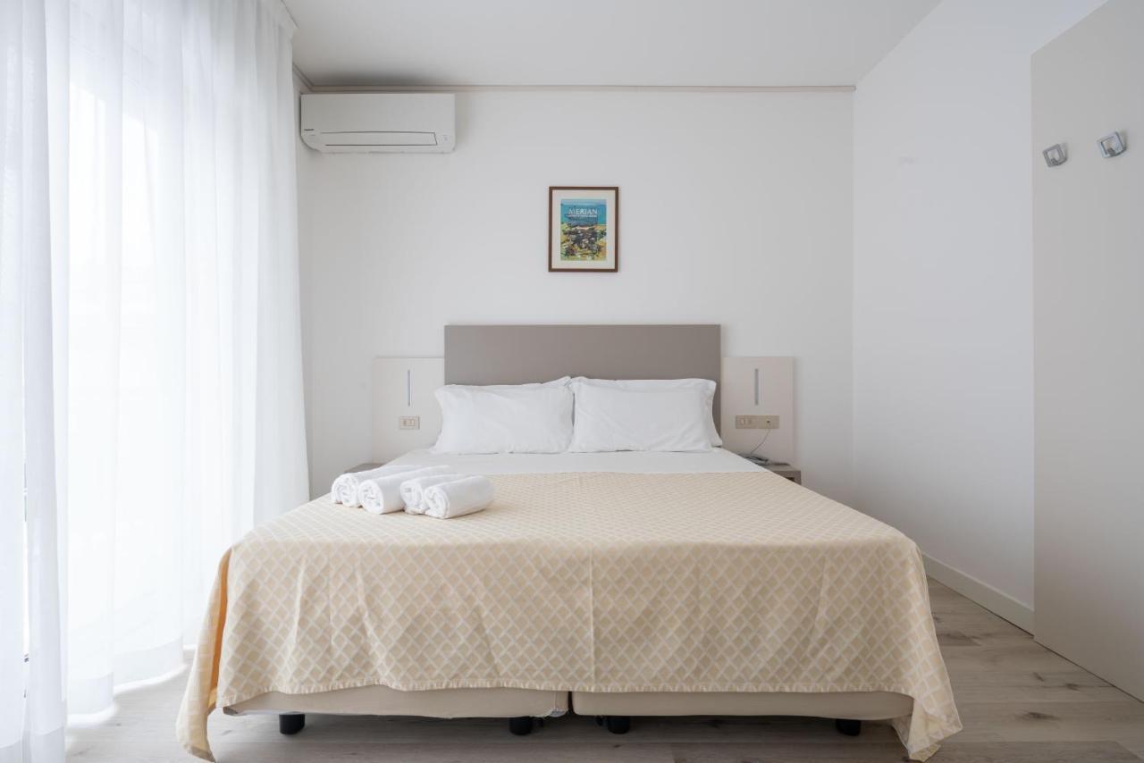 לידו די ג'סולו Hotel Boston 3 Stelle Superior Frontemare מראה חיצוני תמונה