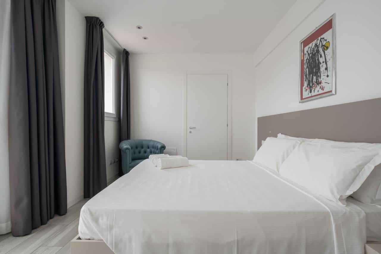 לידו די ג'סולו Hotel Boston 3 Stelle Superior Frontemare מראה חיצוני תמונה