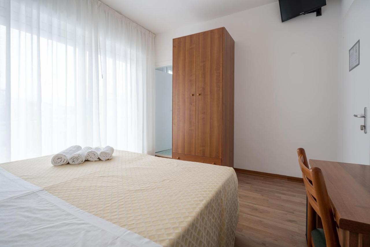 לידו די ג'סולו Hotel Boston 3 Stelle Superior Frontemare מראה חיצוני תמונה