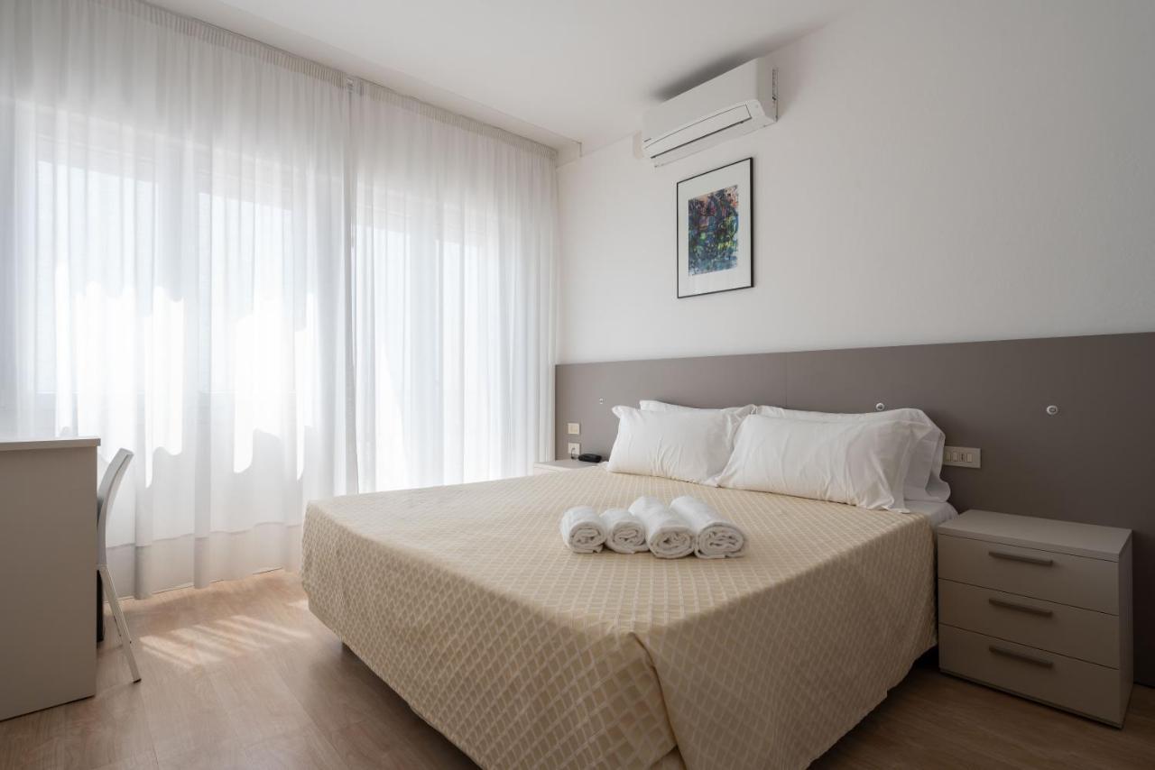 לידו די ג'סולו Hotel Boston 3 Stelle Superior Frontemare מראה חיצוני תמונה