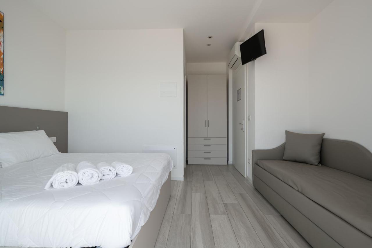 לידו די ג'סולו Hotel Boston 3 Stelle Superior Frontemare מראה חיצוני תמונה
