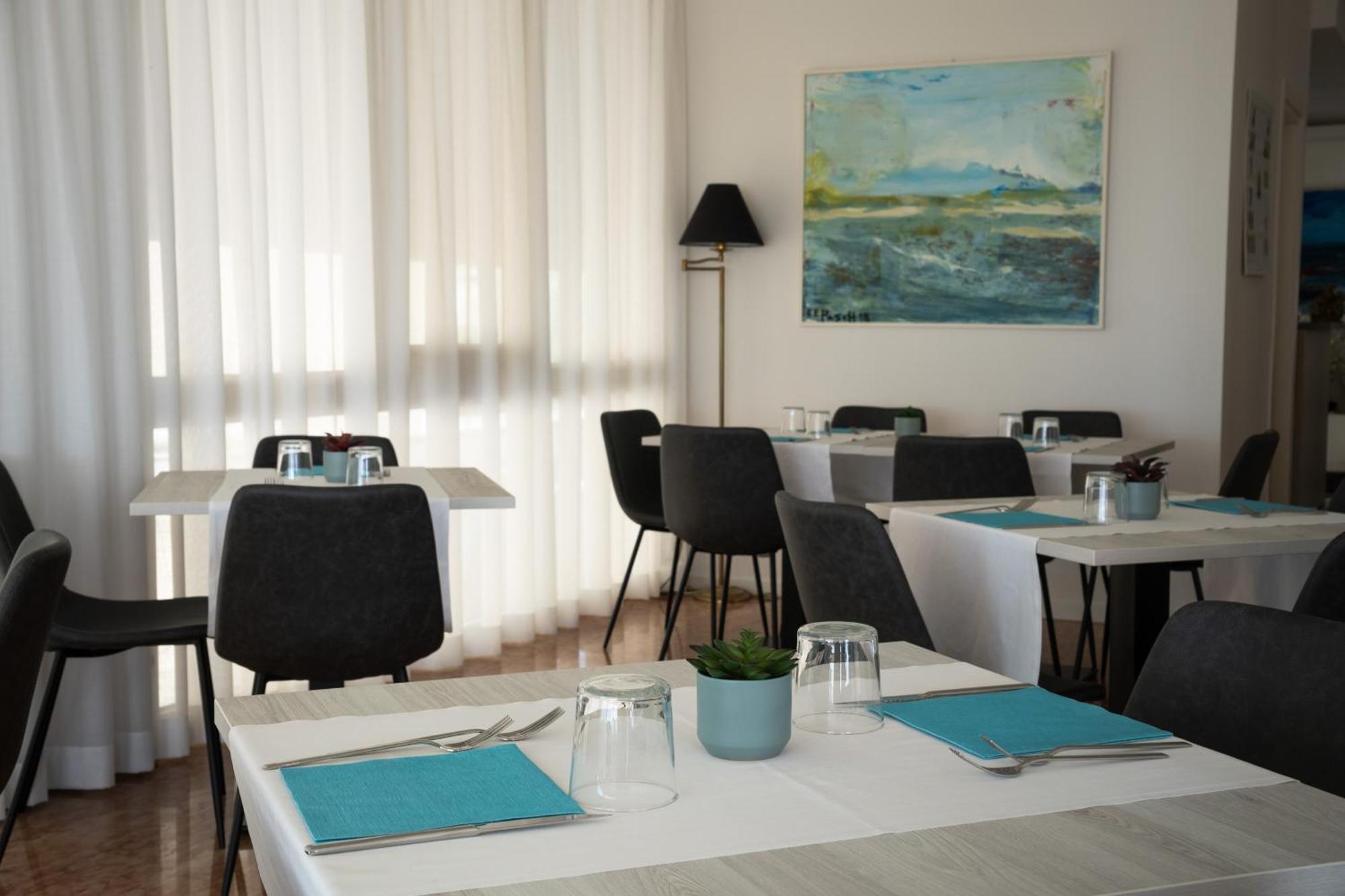 לידו די ג'סולו Hotel Boston 3 Stelle Superior Frontemare מראה חיצוני תמונה