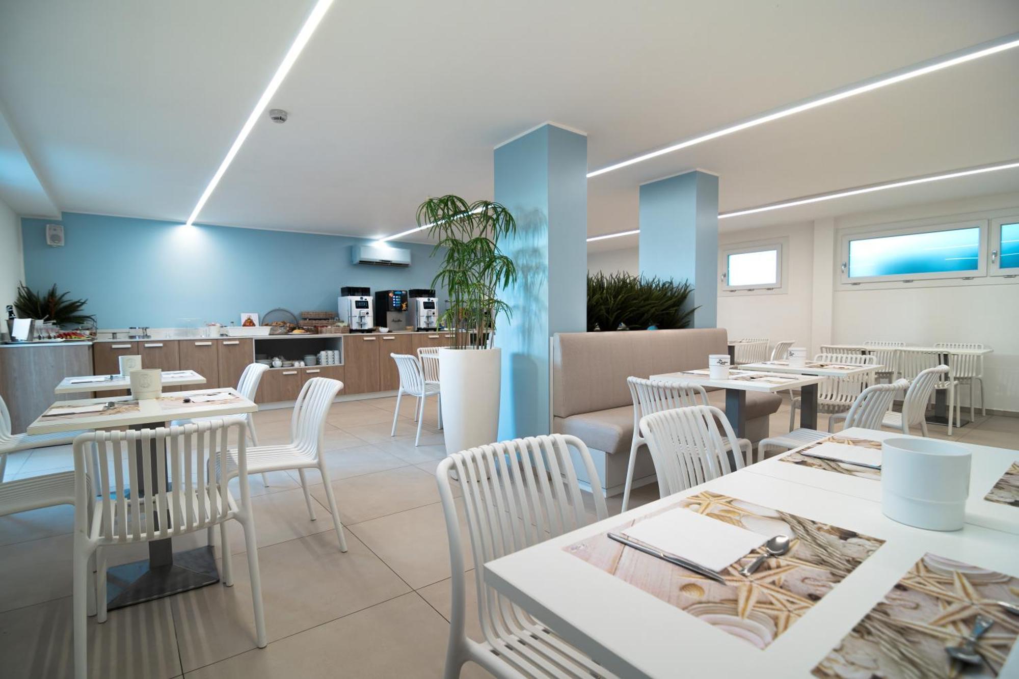לידו די ג'סולו Hotel Boston 3 Stelle Superior Frontemare מראה חיצוני תמונה